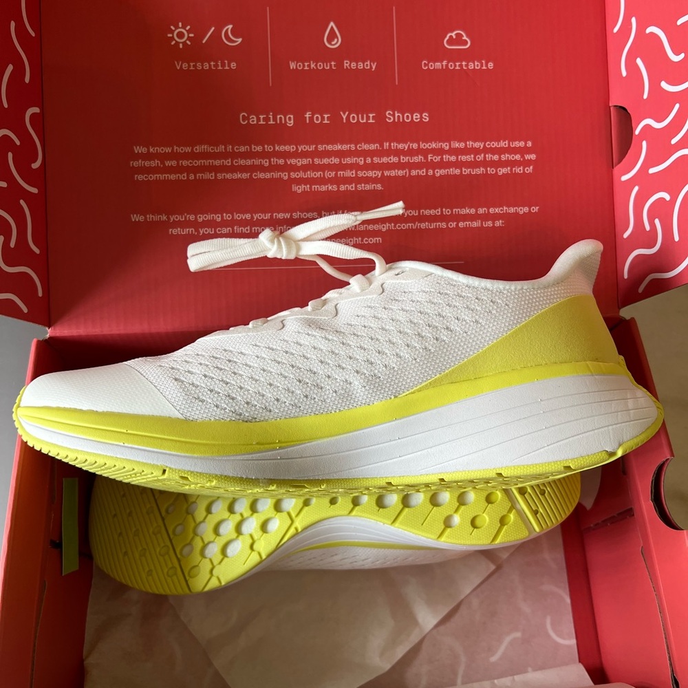 Lane-Eight Woman’s The Relay Trainer New - Woman’s 8